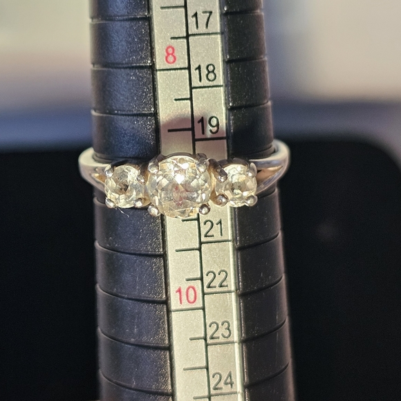 Sterling Silver Past Present Future 3 Clear Stone Engagement Ring sz 9 - Picture 6 of 9